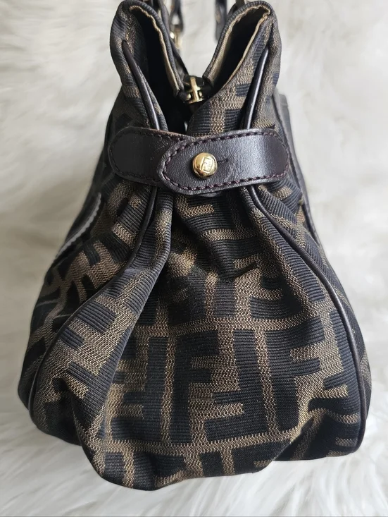 🤎 Fendi Zucca Tote - Picture 5 of 10